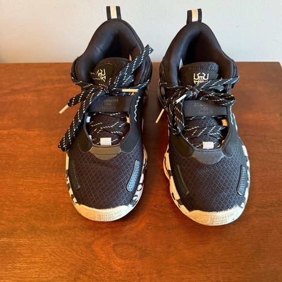 EUC Adidas Donovan Mitchell D.O.N. Issue # 3  Basketball Shoes Sneakers Size 5 - Picture 4 of 8